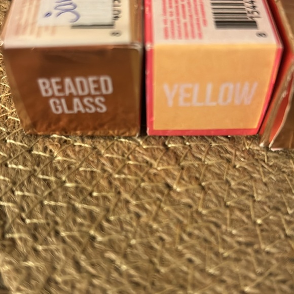 Jeffree Star lipgloss, and lippy color, choice! - Picture 2 of 4